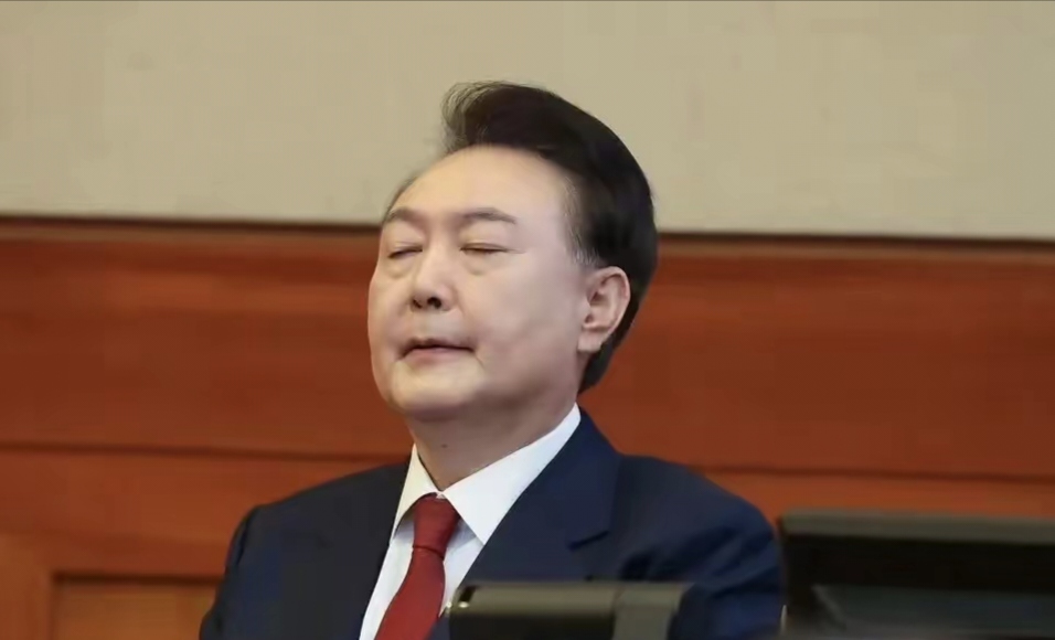 穆雷在SKT比赛中险胜，比赛局势复杂引发热议！